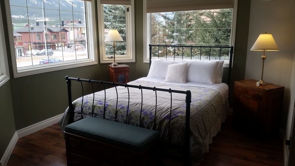 Lady Macdonald Country Inn Canmore Extérieur photo